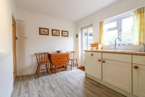 Classic 2-Bed Coastal Hideaway 4 Sizewell Lettings