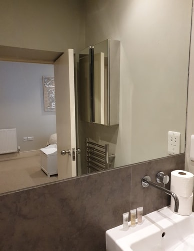 Beautifully presented 2 bedroom with garden 12 Air Manage