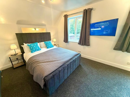 Large 9BR Team Stay Near Sizewell 7 Sizewell Lettings