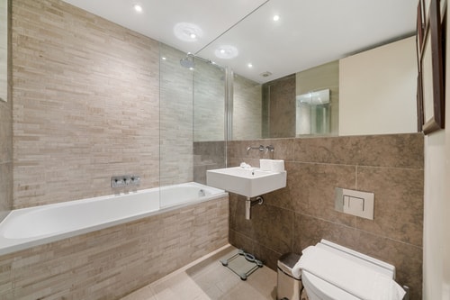 Beautifully presented 2 bedroom with garden 6 Air Manage