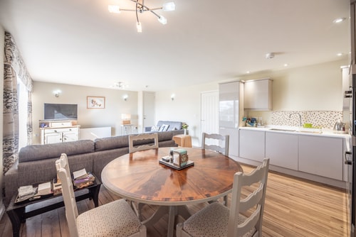 Immaculately presented 2-BR Apartment 4 Sizewell Lettings