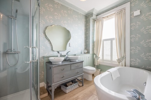 Spacious 4BR on the Esplanade 15 Sizewell Lettings