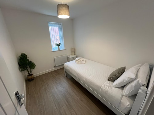 A Superb 5BR House near SZC 12 Sizewell Lettings