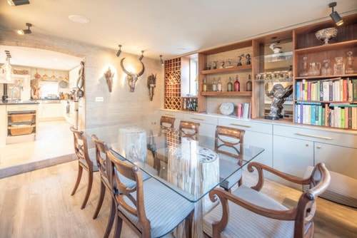 Impeccably presented 4BR/3Bath 17 Air Manage