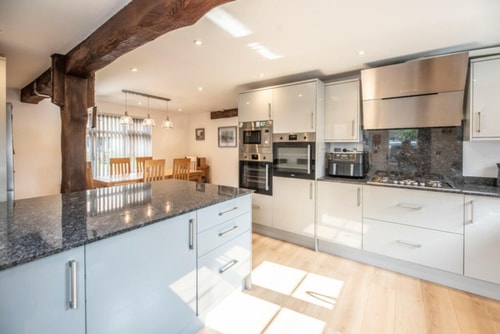 Superb 4-bed plus 1-bed annexe 7 Sizewell Lettings