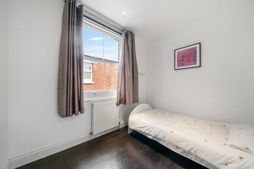 Elegant 4-BR House with garden near Portobello 22 Air Manage