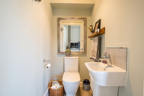 Charming 2BR Retreat near Woodbridge 9 Air Manage