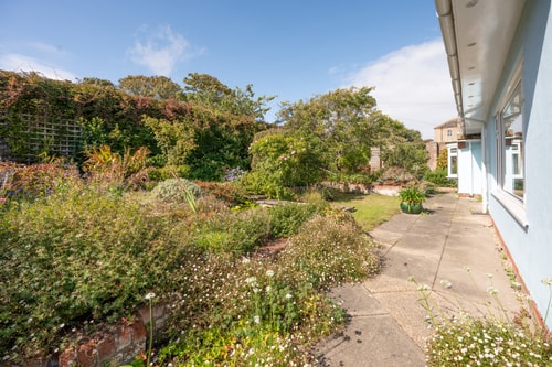 Impeccable 3 bed / 3 bath in Aldeburgh 16 Sizewell Lettings