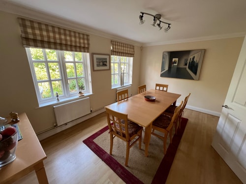 Stylish 3BR w/ Parking & Garden 6 Sizewell Lettings