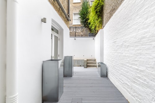 Beautifully presented 2 bedroom with garden 14 Air Manage