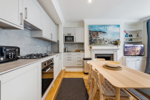 Fabulous Chelsea 2 bed 1 Air Manage