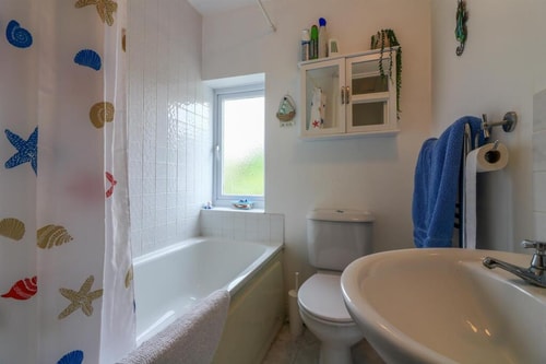 Classic 2-Bed Coastal Hideaway 8 Sizewell Lettings
