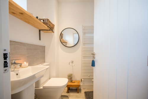 Charming 2BR Retreat near Woodbridge 10 Air Manage
