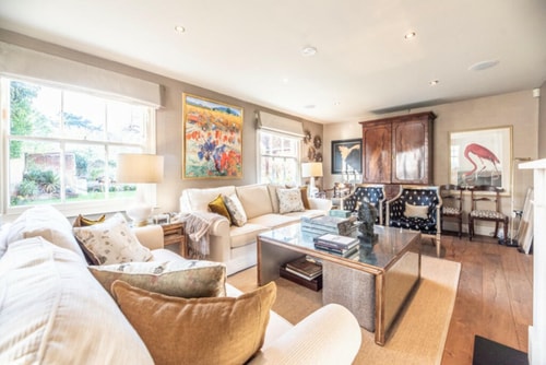 Impeccably presented 4BR/3Bath 2 Air Manage
