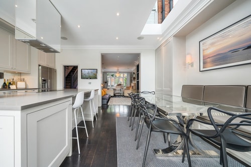 Elegant 4-BR House with garden near Portobello 9 Air Manage