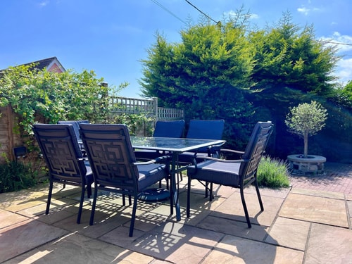 Wonderful 3-bed cottage with sun-filled terrace 2 Sizewell Lettings