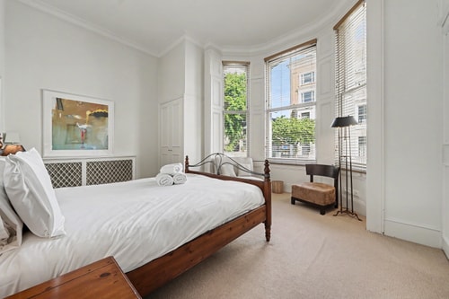 Wonderful 2 bed / 2 bath Kensington with garden 10 Air Manage