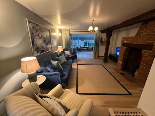 Superb 4-bed plus 1-bed annexe 2 Sizewell Lettings