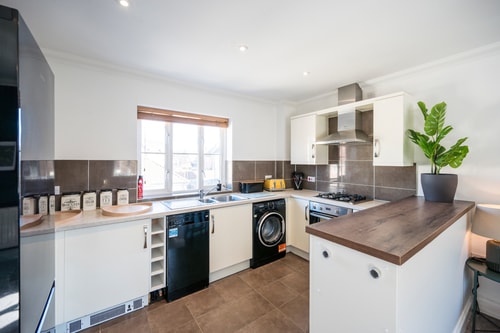 Superb 2 BR/2Bath with parking 8 Sizewell Lettings