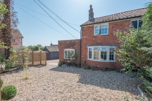 Wonderful 3-bed cottage with sun-filled terrace 25 Sizewell Lettings