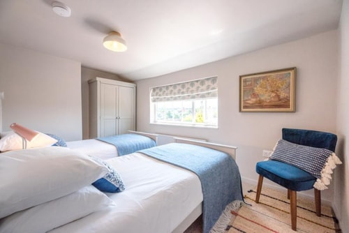 Wonderful 3-bed cottage with sun-filled terrace 13 Sizewell Lettings