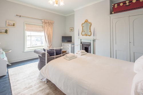 Spacious 4BR on the Esplanade 12 Sizewell Lettings