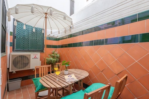 Charming 4BD Apartment in Malaga's Historic Center 3 Flataway