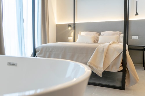 Suite Alfonso X Executive Bañera Exenta 2 Alfonso X - TheKeyHost