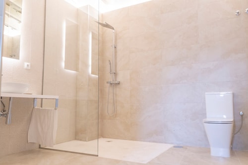 Suites Alfonso X Executive Cama Extragrande 3 Alfonso X - TheKeyHost