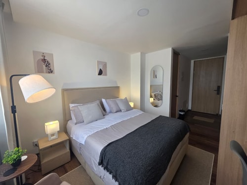 Estudio con Vistas en el Corazón de Pasadena