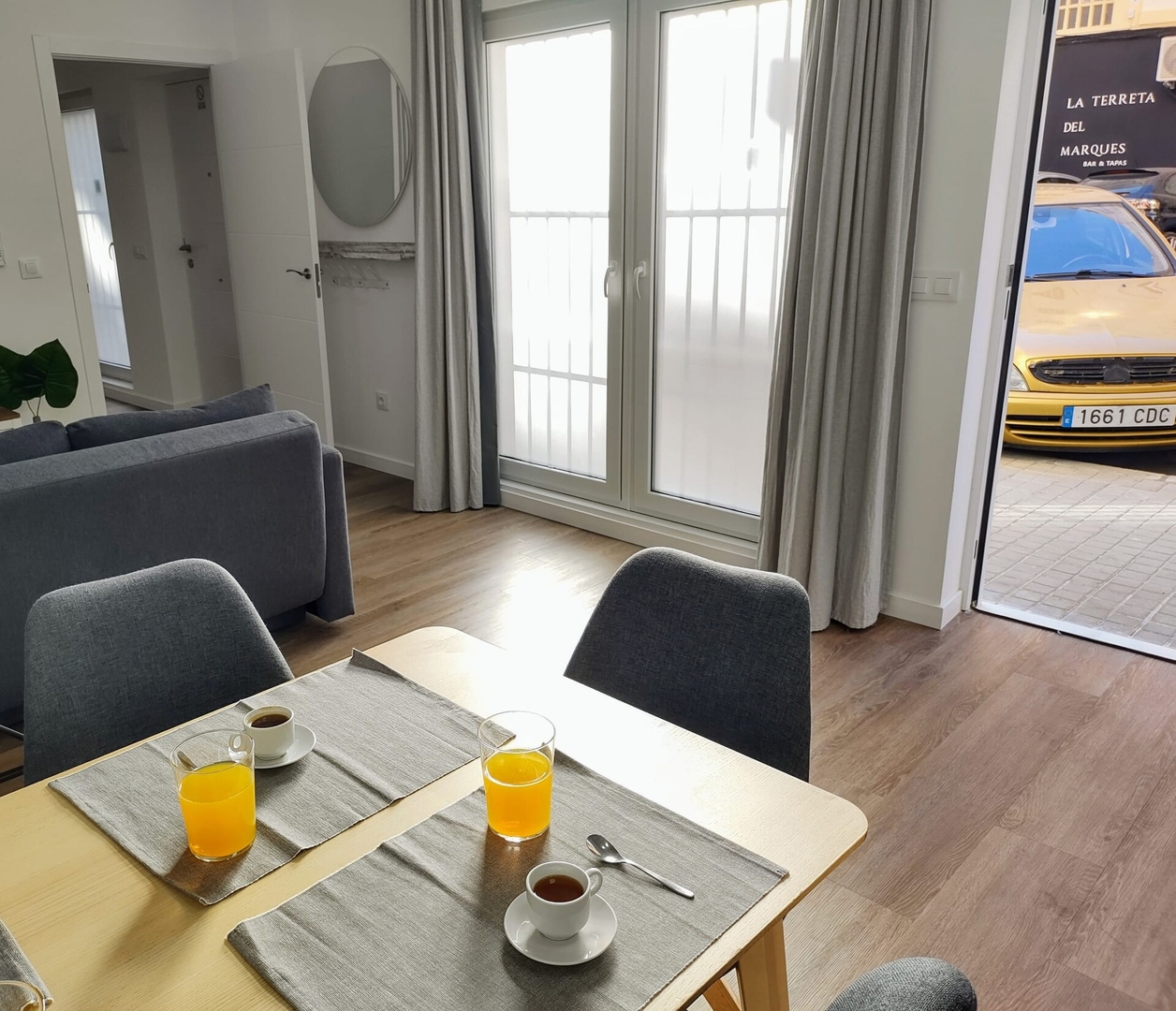 District Key - Valencia, Plaza del Cedro 14 District Key