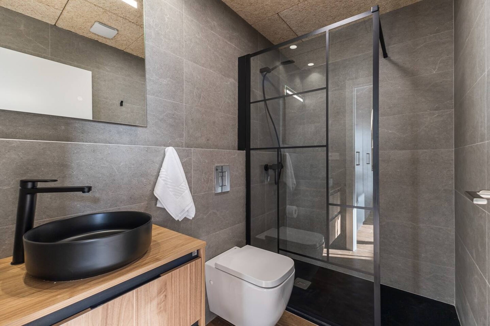 Suite Premium junto al Río Turia 1 8 District Key