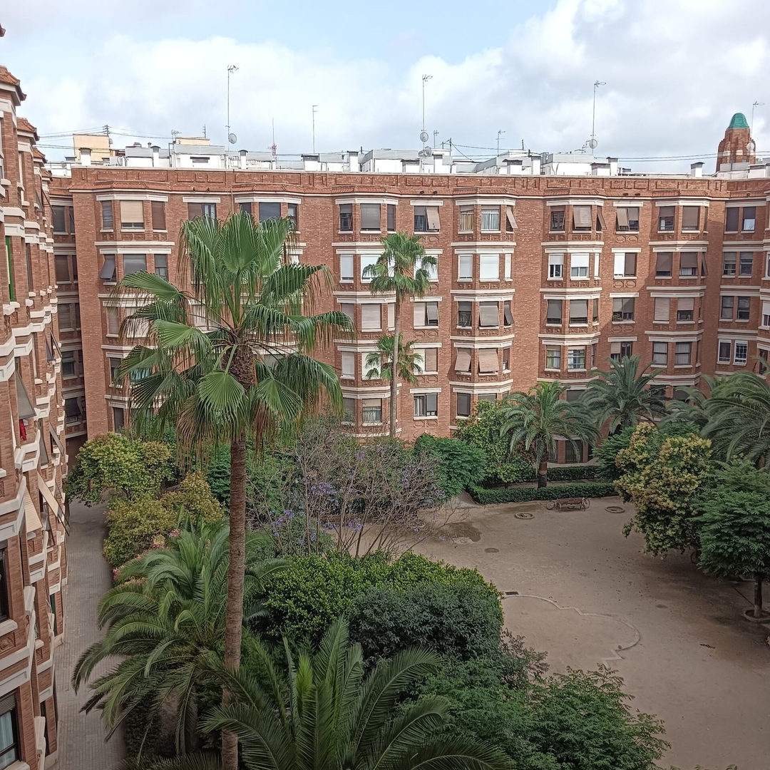 District Key - Valencia, Finca Roja 18 District Key