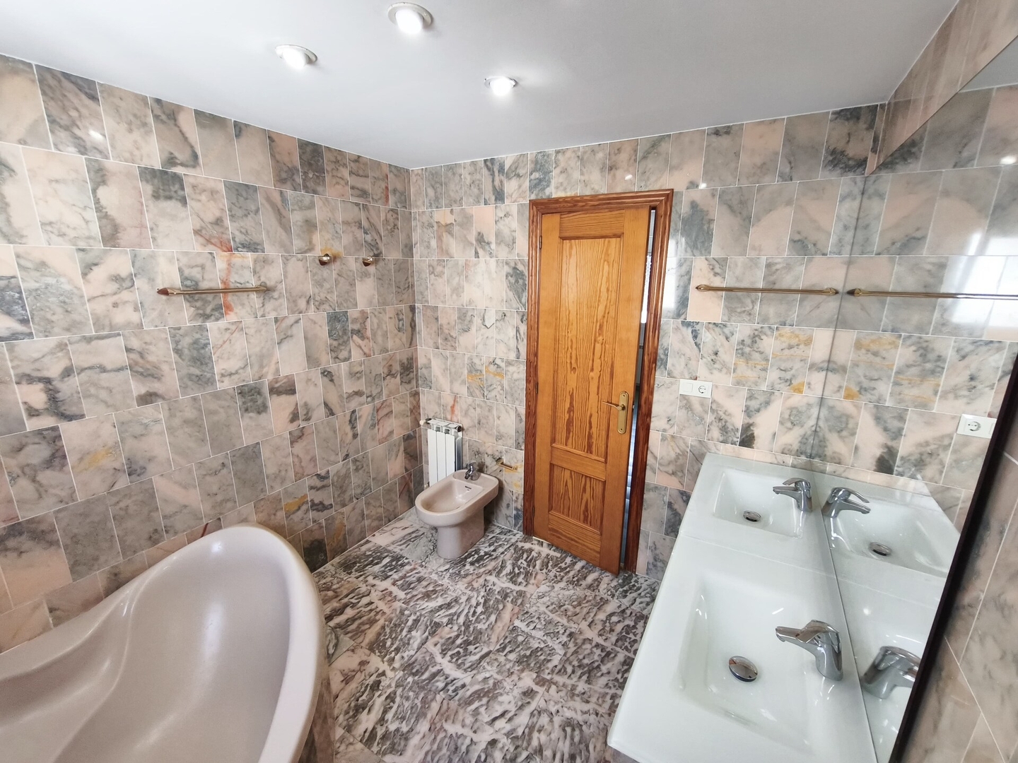 District Key - Perello, Llobarro 11 District Key