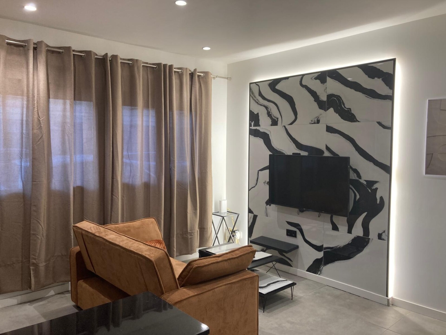 District Key - Arquitecto Gasco 28 District Key