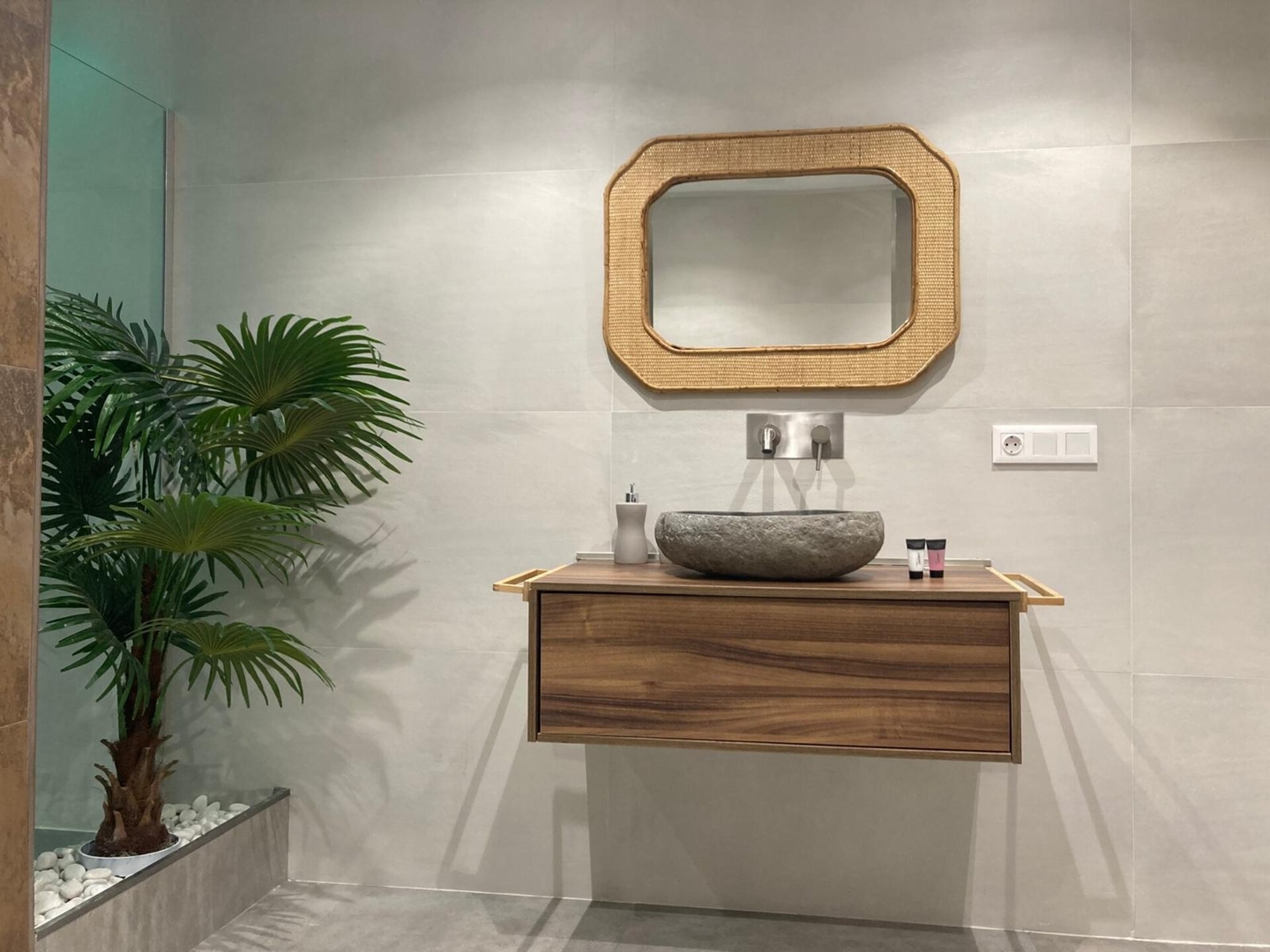 District Key - Arquitecto Gasco 13 District Key