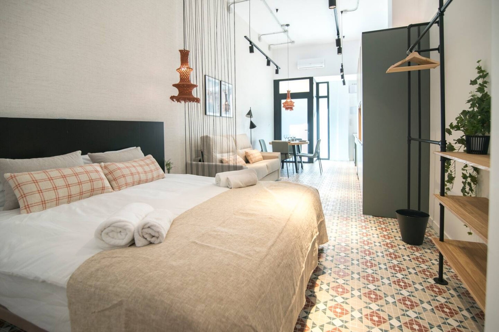 District Key - Valencia, Olimpia Arozena 1 13 District Key