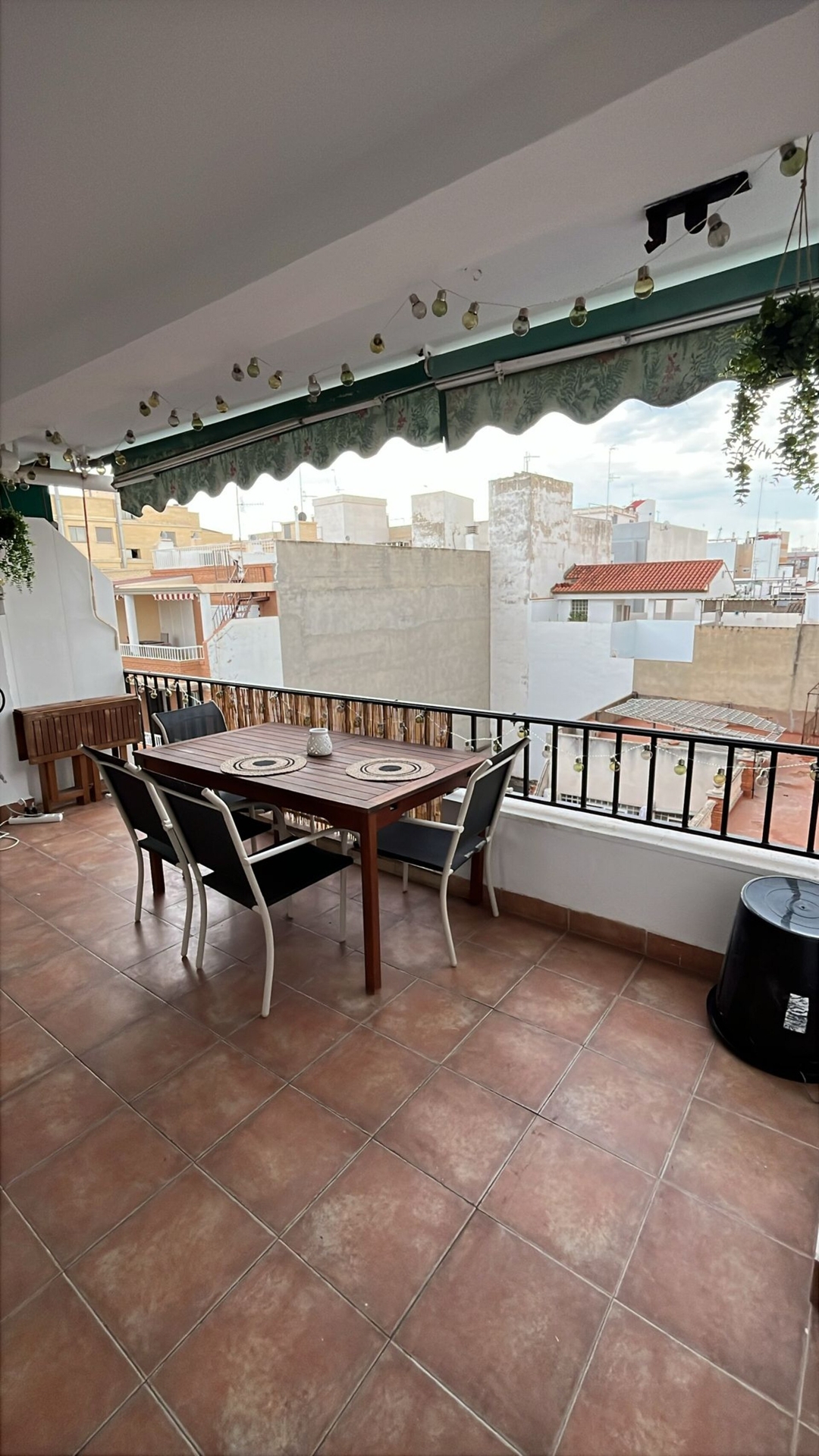 District Key - P. Sagunto, Virgen Losar 15 District Key