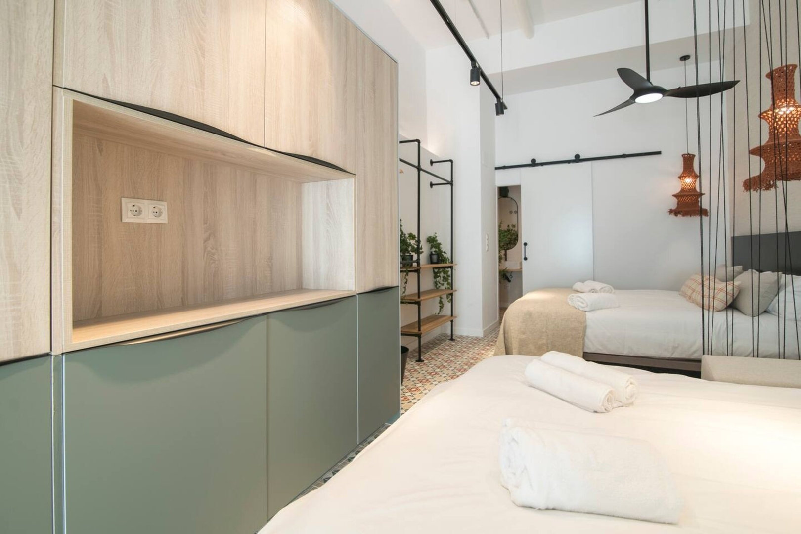 District Key - Valencia, Olimpia Arozena 1 23 District Key