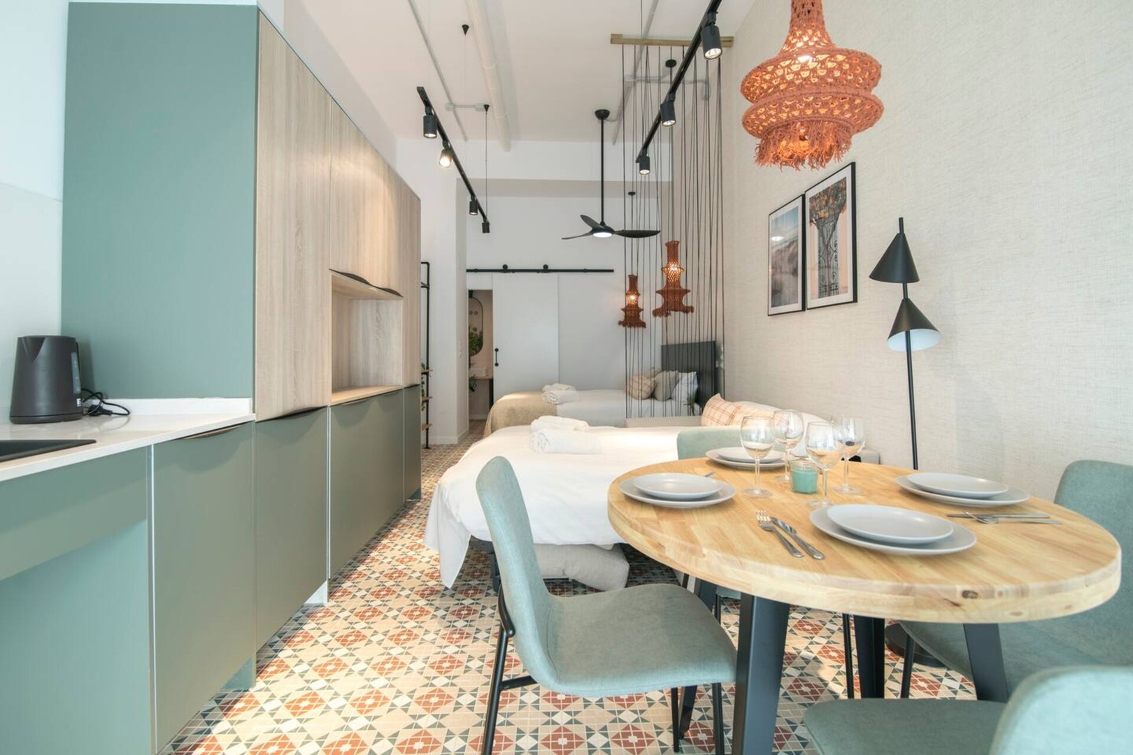 District Key - Valencia, Olimpia Arozena 1 22 District Key