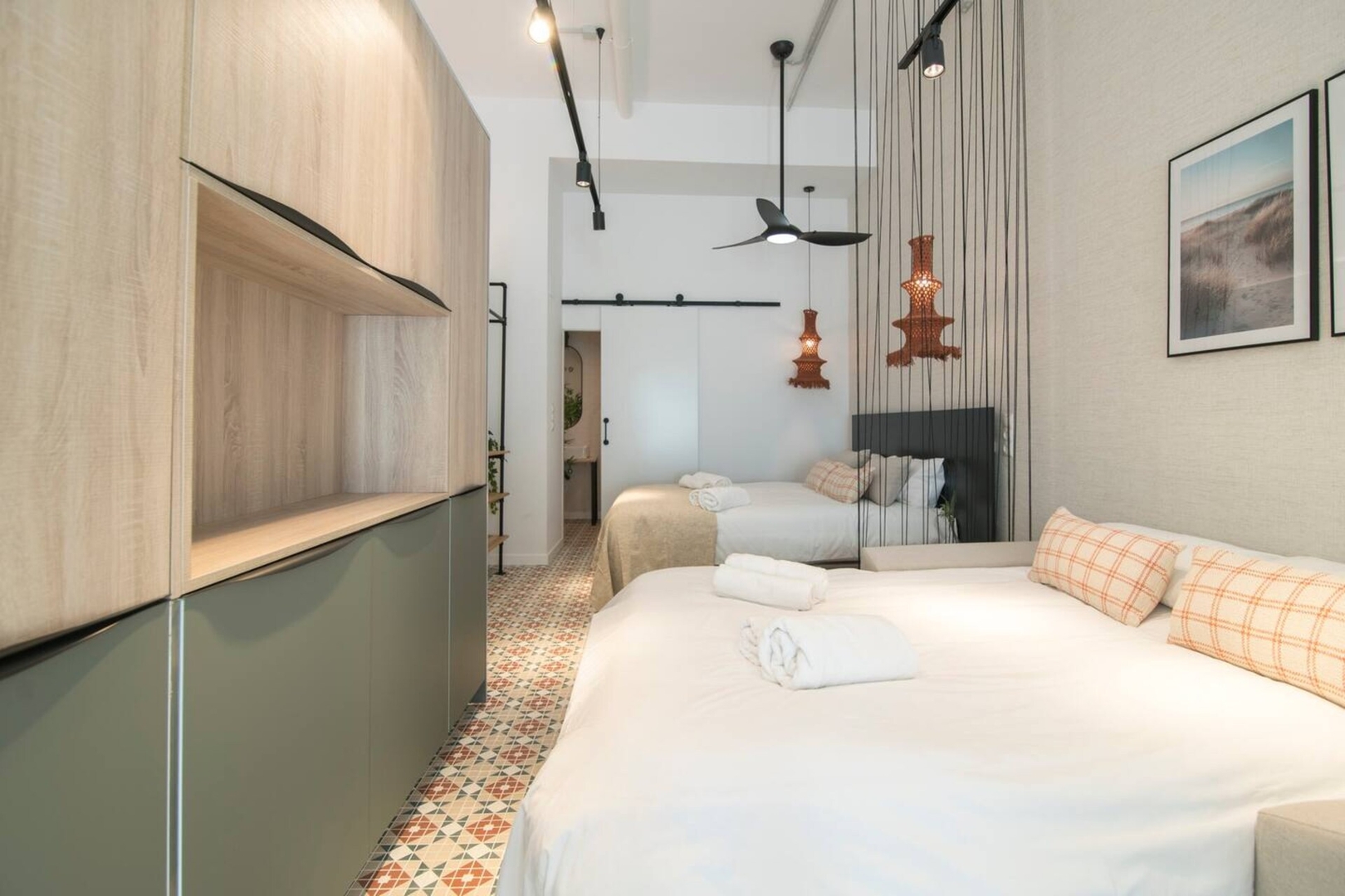 District Key - Valencia, Olimpia Arozena 1 48 District Key