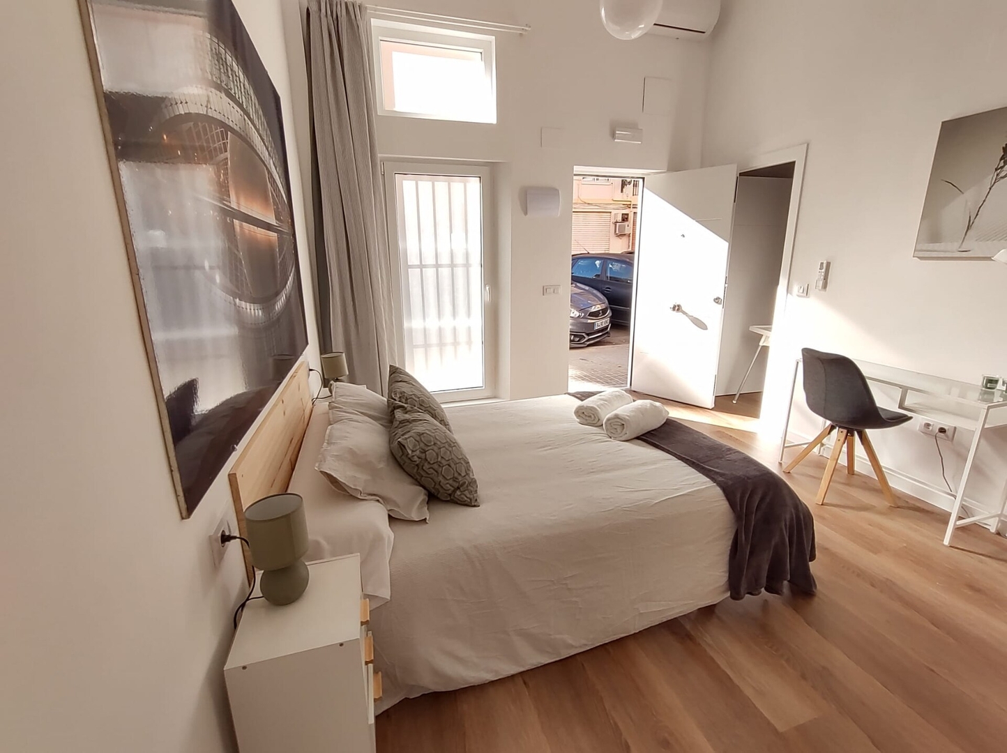 District Key - Valencia, Plaza del Cedro 15 District Key