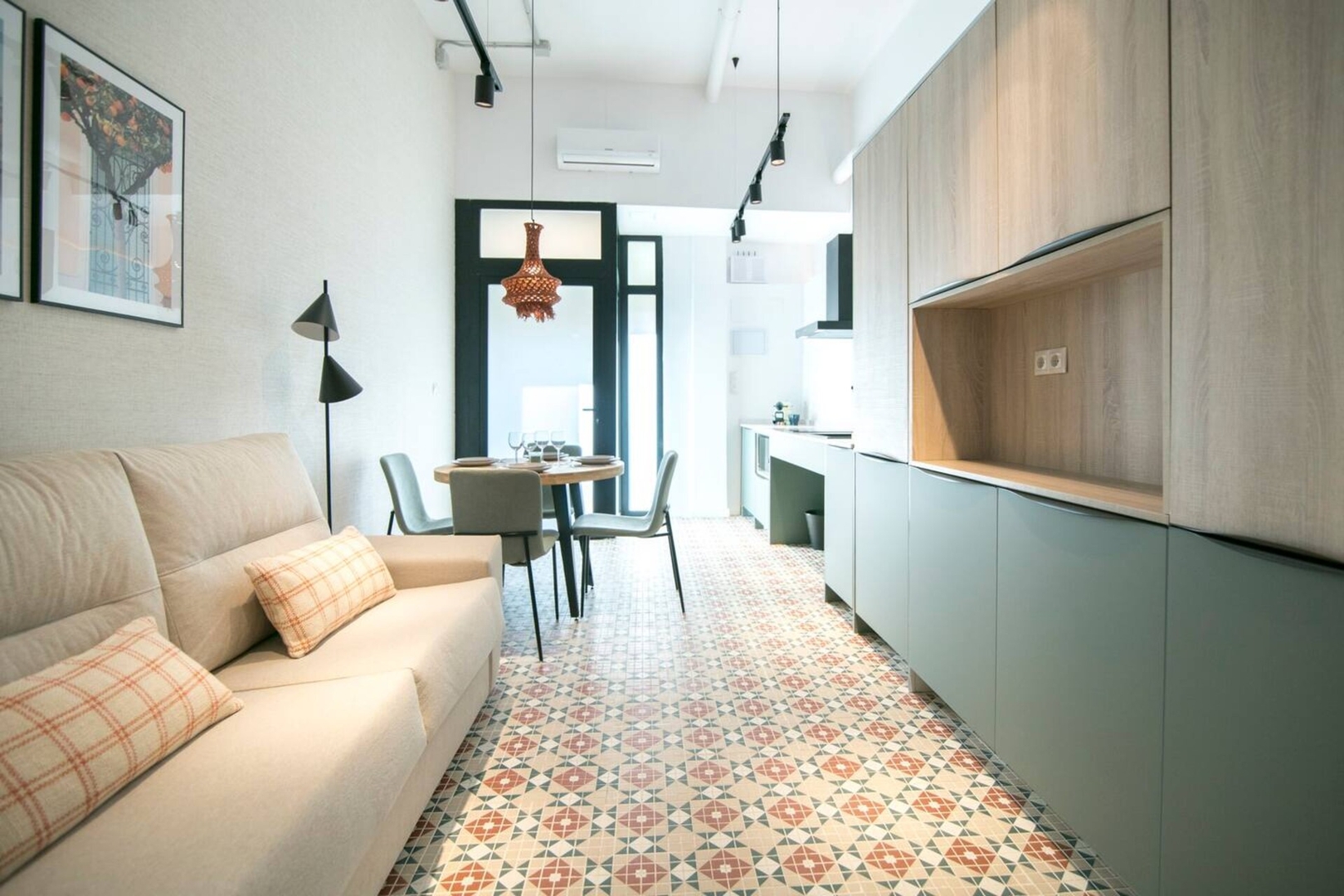 District Key - Valencia, Olimpia Arozena 1 27 District Key