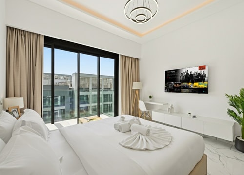 Moderno Estudio: Piscina & Gym 15' DT by beBalmy bebalmy.ae
