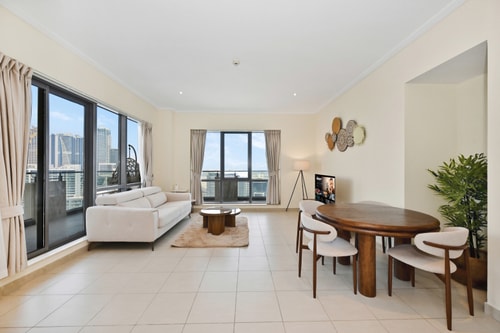 Steps from Dubai Mall: Apartment with Pool & Sauna, photo 33 of 51