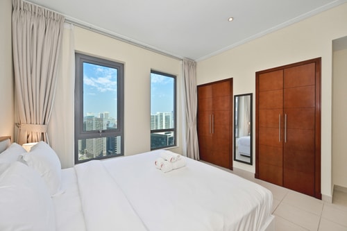 Steps from Dubai Mall: Apartment with Pool & Sauna, photo 47 of 51