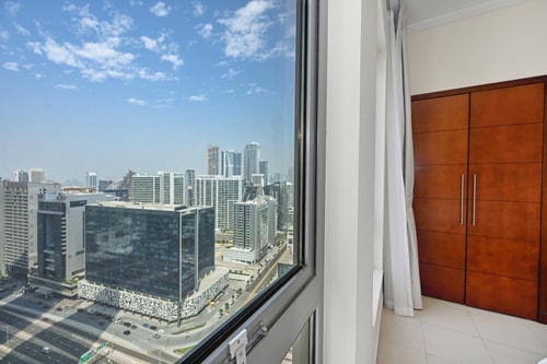 Steps from Dubai Mall: Apartment with Pool & Sauna, photo 36 of 51