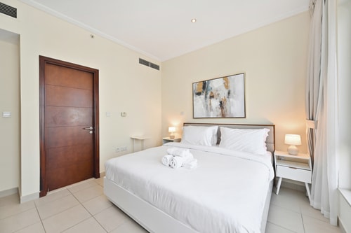 Steps from Dubai Mall: Apartment with Pool & Sauna, photo 38 of 51