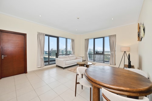 Steps from Dubai Mall: Apartment with Pool & Sauna, photo 31 of 51
