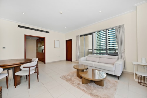 Steps from Dubai Mall: Apartment with Pool & Sauna, photo 24 of 51